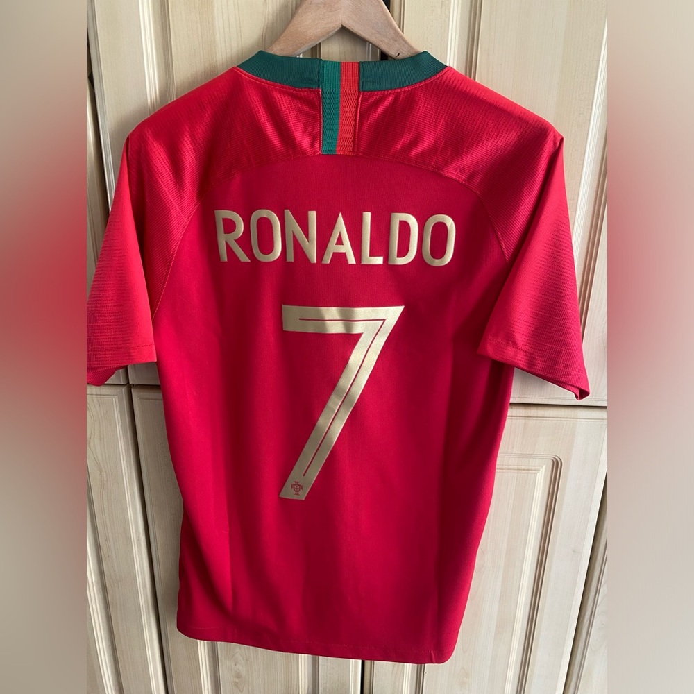 Ronaldo Jersey Nike